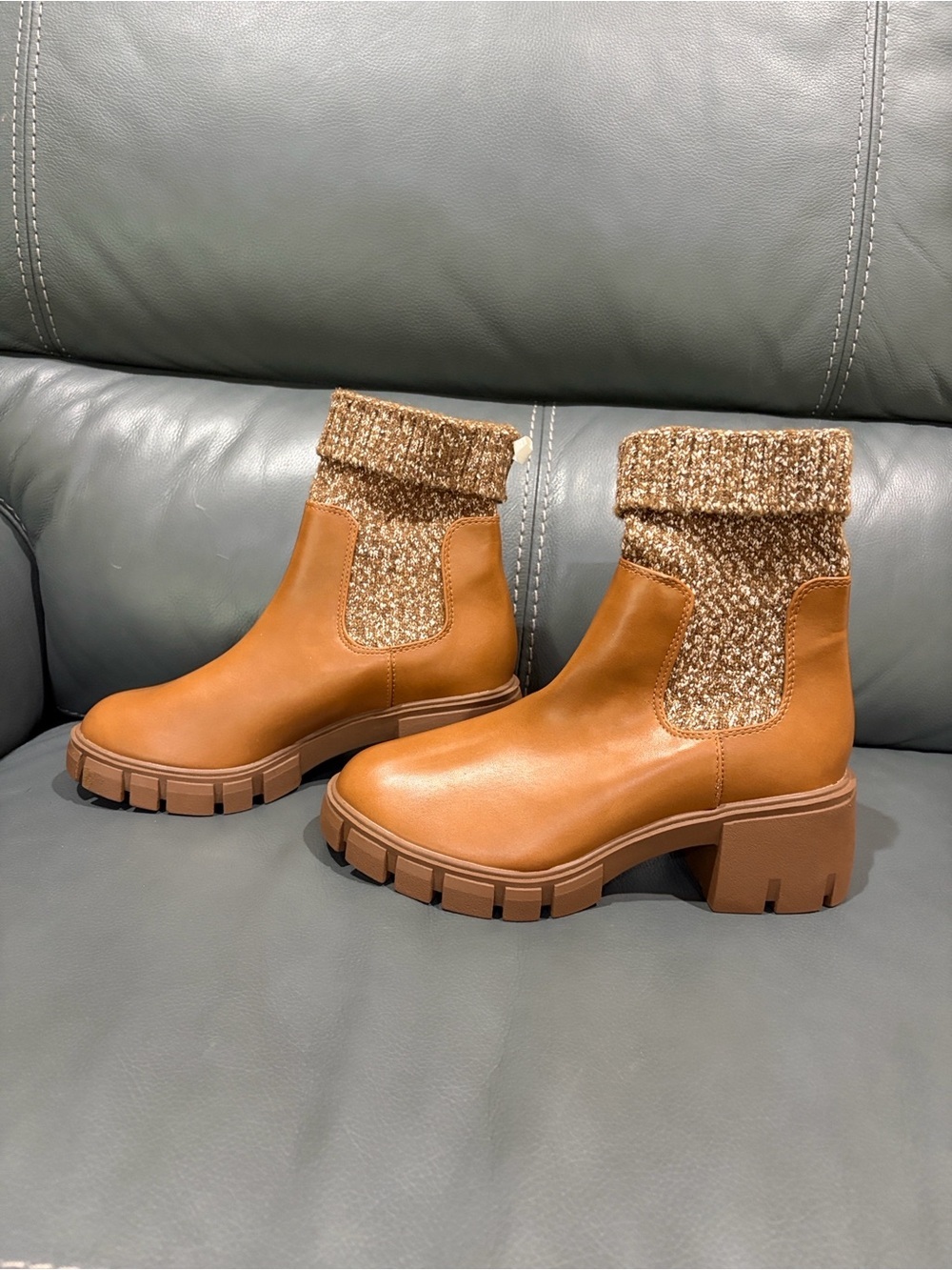 NWOT Chelsea Keely Knot Ankle Boots